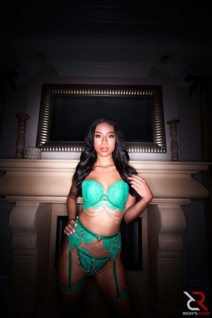 Exotic porn star Ameena Green posing