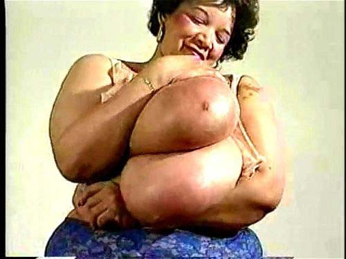 Ebony mature Cajun Queen baring big tits