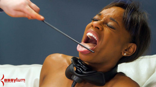 Black kinky Caramel Starr getting fucked