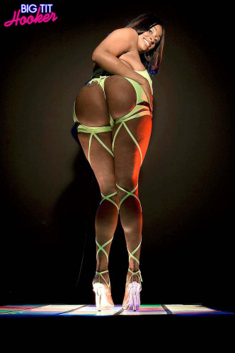 Ebony Carmen Hayes enjoying big white cock