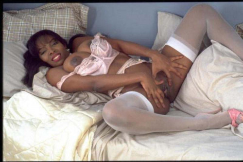 Ebony Cassandra Curves