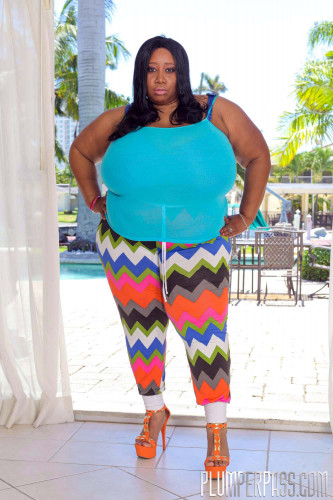 Black mature BBW Cotton Candi spreading pussy