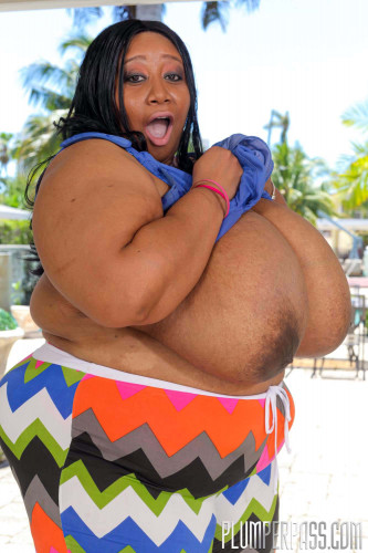 Black mature BBW Cotton Candi spreading pussy