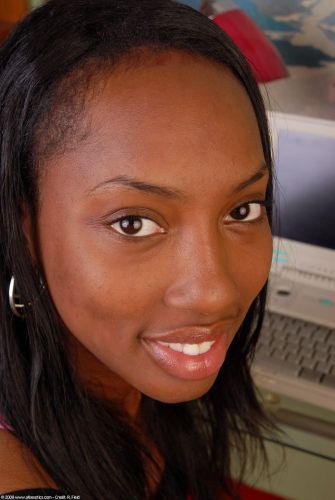 Stunning Dazz sucking tits