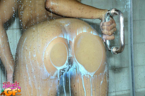 Diamond Banks taking hot shower