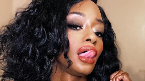 Black Dominique Furuta playing big dildo