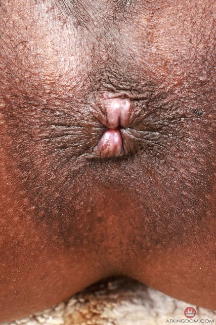 Sleder indian cutie Fae Love getting naked