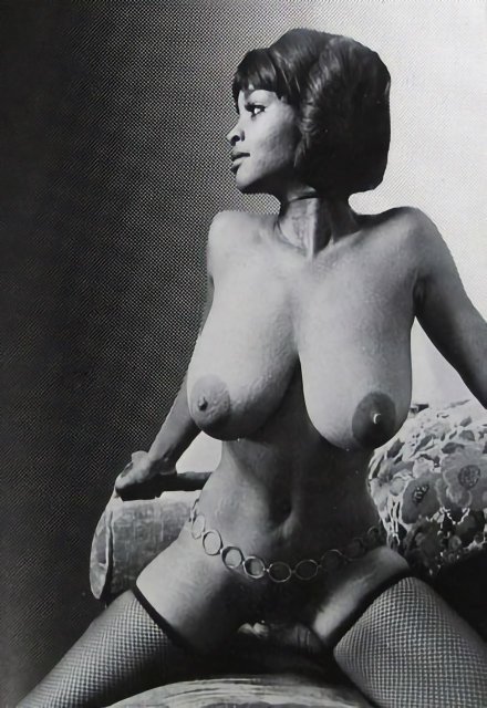 Ebony diva Georgia Jackson masturbating