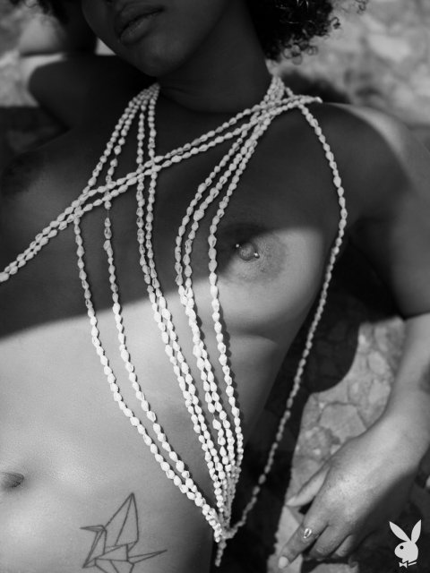 Gorgeous ebony model Gillian Chan posing nude