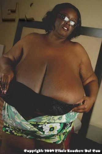 Busty ebony slut Ivy Black