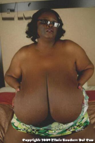 Busty ebony slut Ivy Black