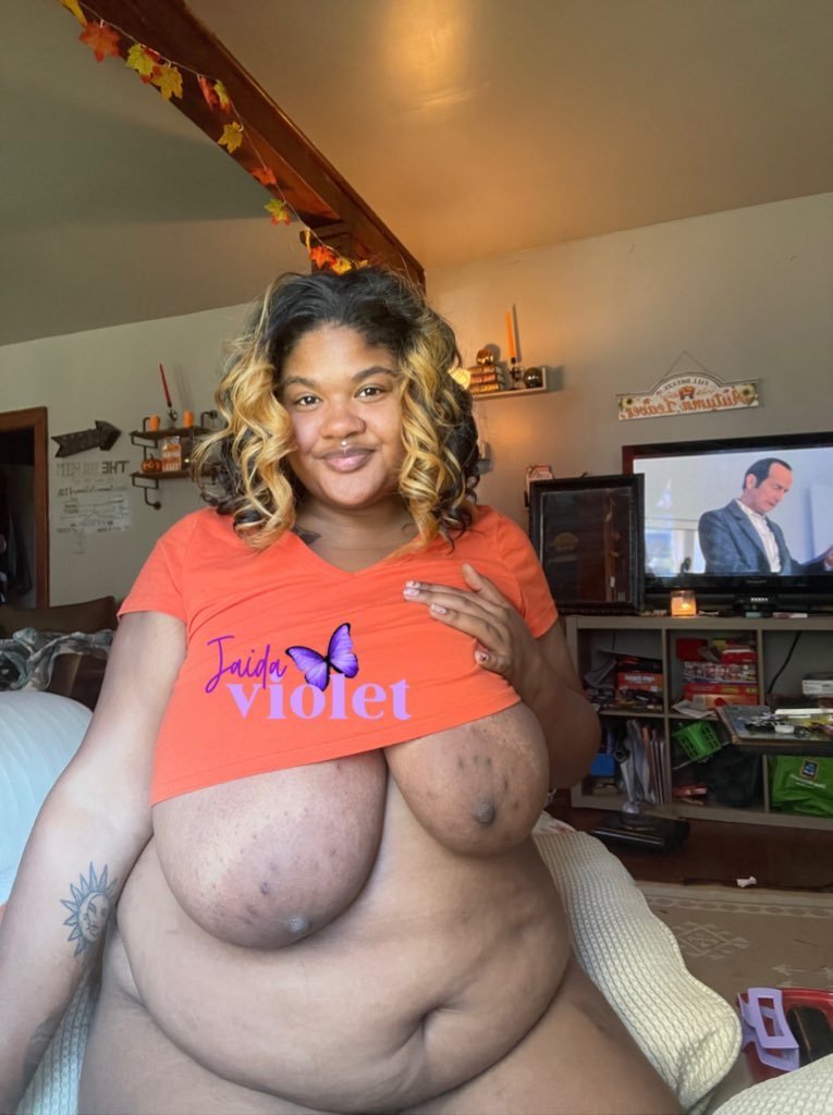 Black nude BBW Jaida Violet