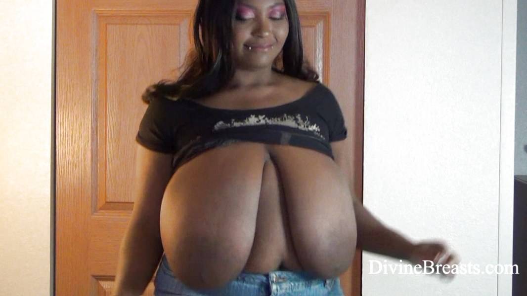 Ebony Jinxy NW huge breasts