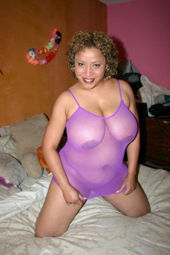 Busty momma Kira Rodriguez