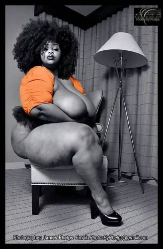 Ebony mature BBW Kristy Love posing nude