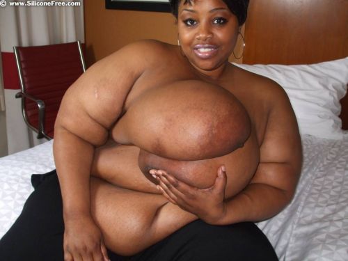 Black BBW MILF Kristy Love baring big tits