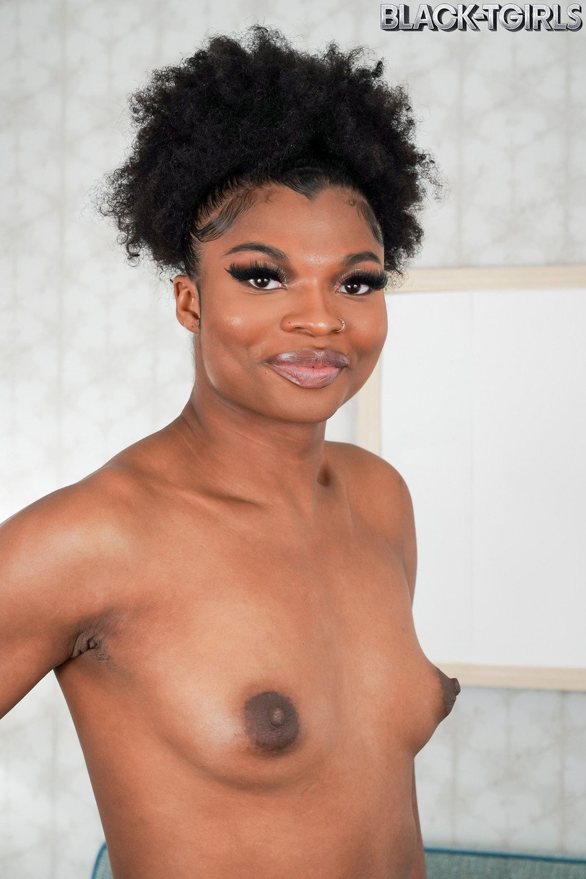 Black tgirl Lika DaFreaka posing nude