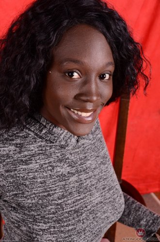 Natural breasted London Blaq spreading legs