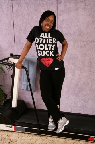 Black babe Lucious Kandi baring her twat