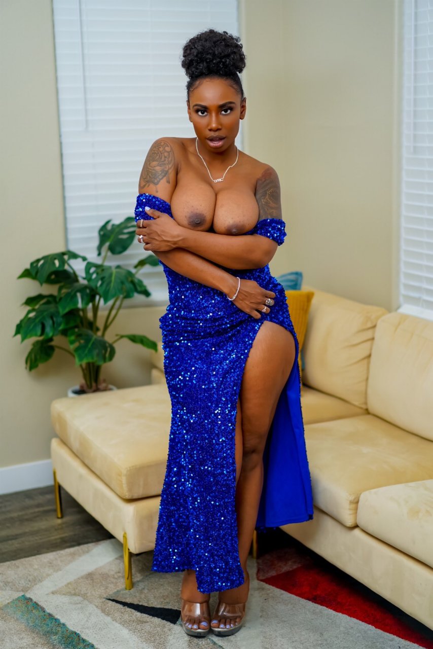 Ebony big ass beauty Lyric Sky