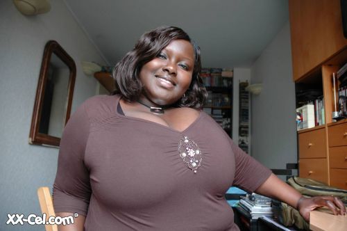 Busty black babe Mariana Kodjo