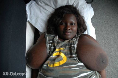 Buxom ebony lady Mariana Kodjo