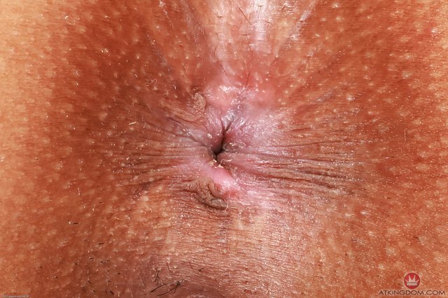 Ebony hottie Maya Farrell unveiling her anus