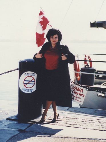 Classy ebony beauty Michelle Maren