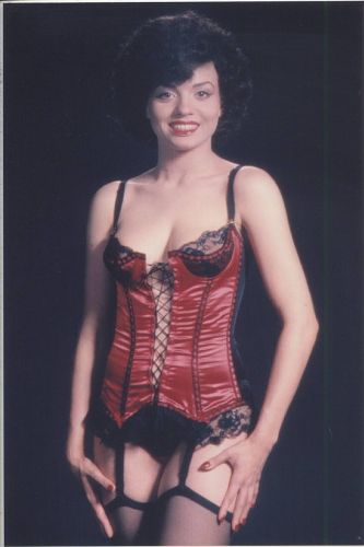 Classy ebony beauty Michelle Maren