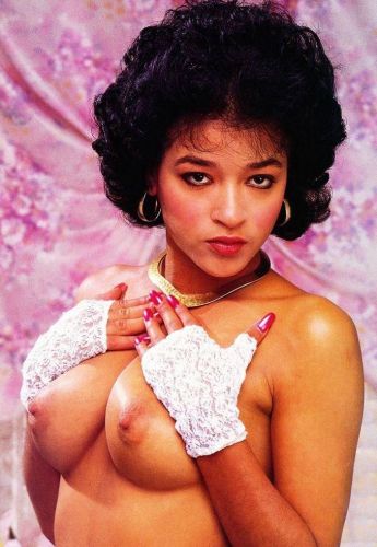 Ebony slut Nina DePonca