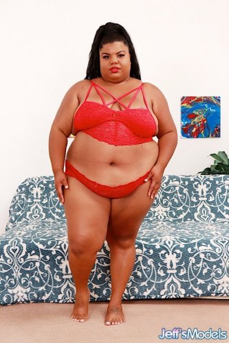 Ebony BBW Peaches Love spreading legs