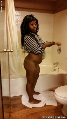 Ebony sult Renee Dollface