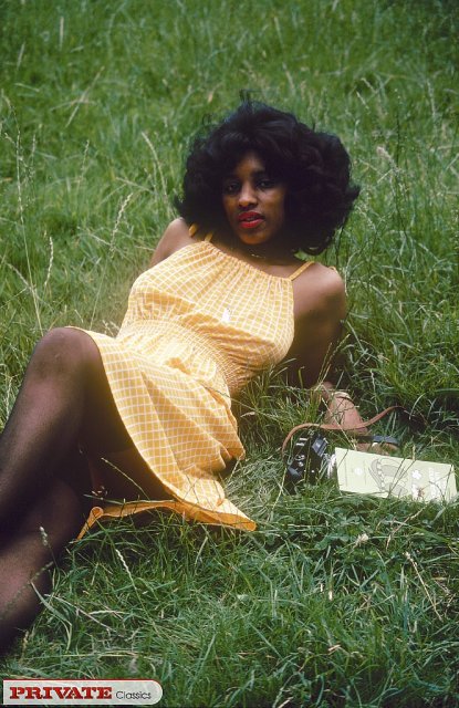 Shanna Evans getting facial from white guys