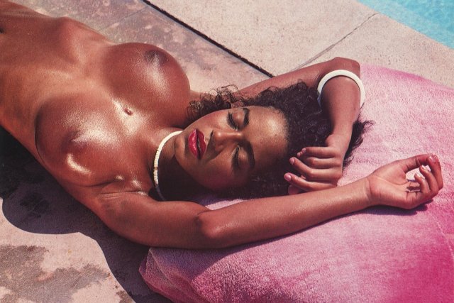 Black adorable Shanna Evans stripping off