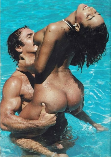 Ebony slut Shanna Evans in interracial threesome