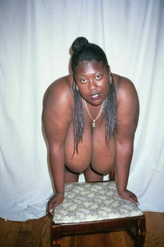 Black BBW Shauna Moon posing nude