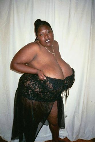 Black BBW Shauna Moon posing nude