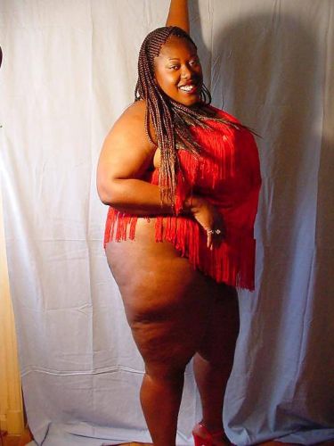 Ebony mature Shauna Moon baring big black tits