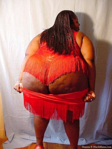 Ebony mature Shauna Moon baring big black tits