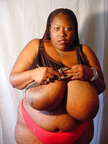 Ebony mature Shauna Moon baring big black tits