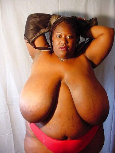 Ebony mature Shauna Moon baring big black tits