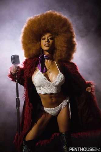 Black busty beauty Stormi Maya