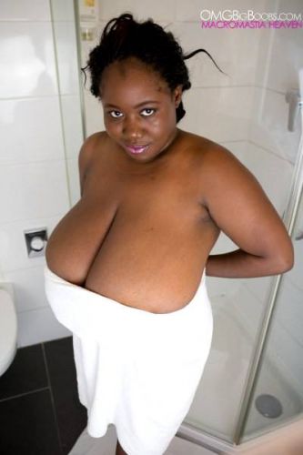 Busty ebony Summer Lashay