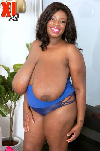 Busty ebony dive Tyra Tinley