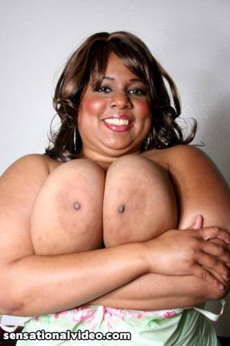 Big ebony slut Vicki Nicole