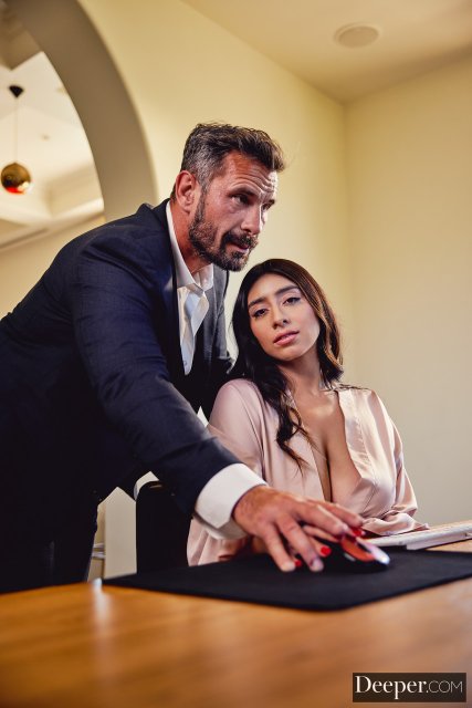 Bootylicious Violet Myers riding fat boner