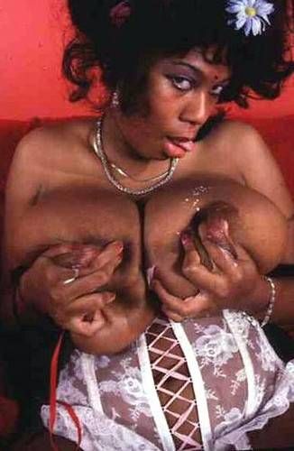 Buxom ebony diva Yolanda Haskins