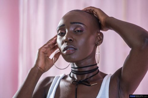 Stunning ebony babe Zaawaadi