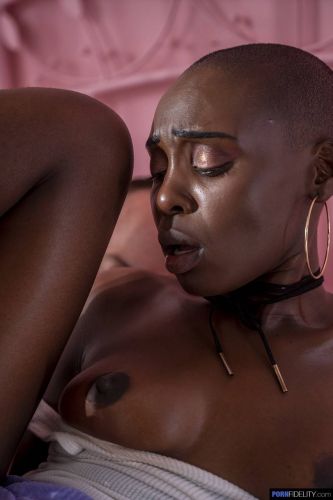 Ebony Zaawaadi interracial creampie