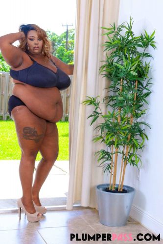 Big black sex bomb Zariah June